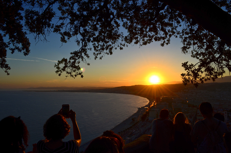 Pôr do sol na Colline du Chatêau em Nice